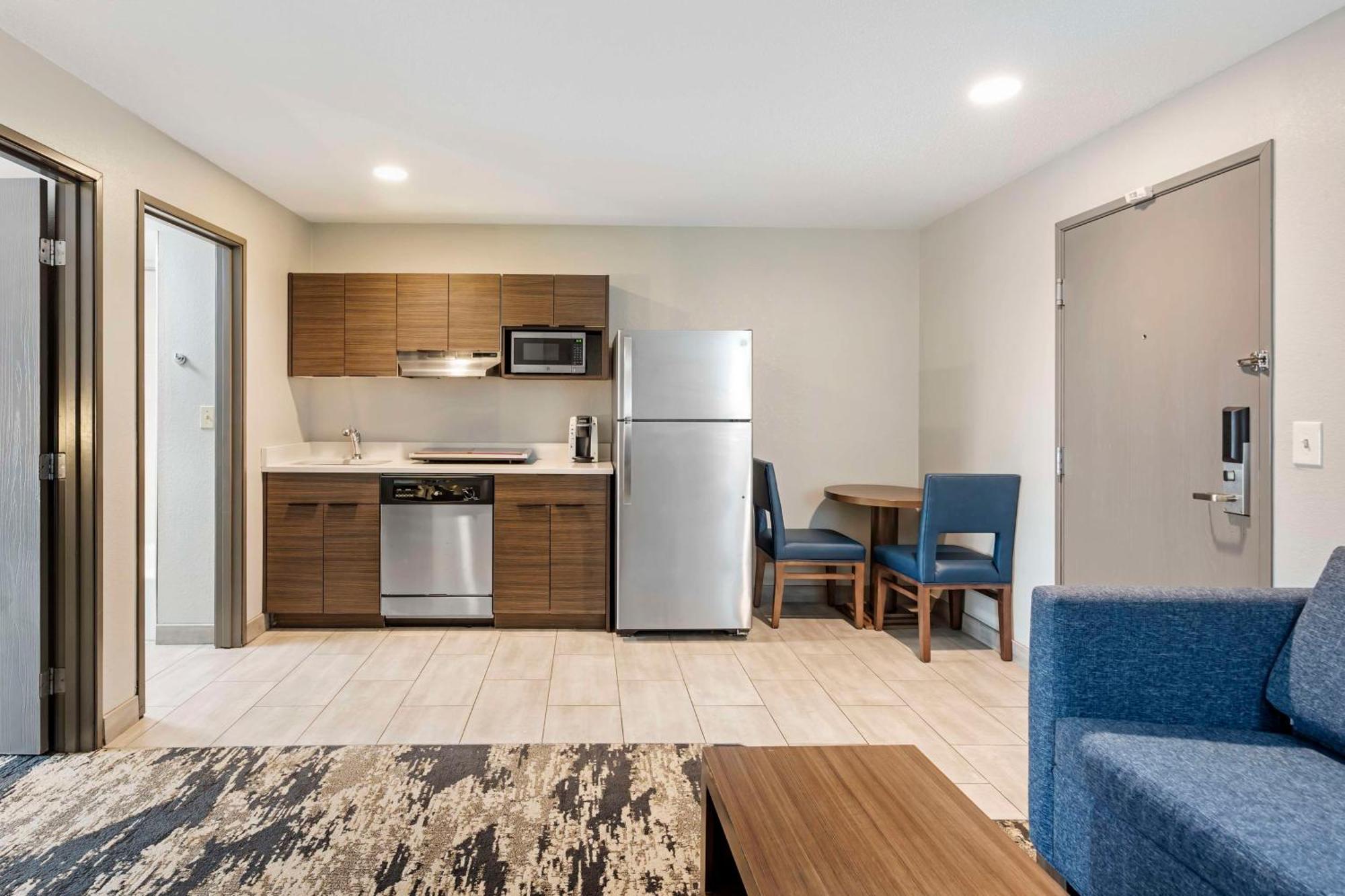 Best Western Plus Bourbonnais Hotel & Suites Exterior foto